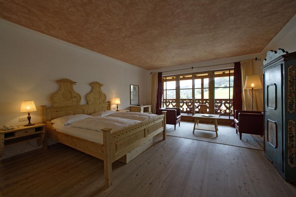 Romantik Hotel Turm Fiè Esterno foto